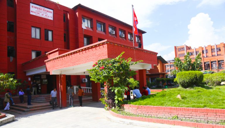 स्वास्थ्य मन्त्रालयले सातै प्रदेशमा पठायो रेविज विरुद्धको ५१ हजार भायल खोप, सर्पदंश विरुद्धको औषधि पनि आपूर्ति